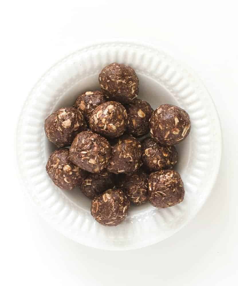 Easy Chocolate Peanut Butter Bites {No Bake}