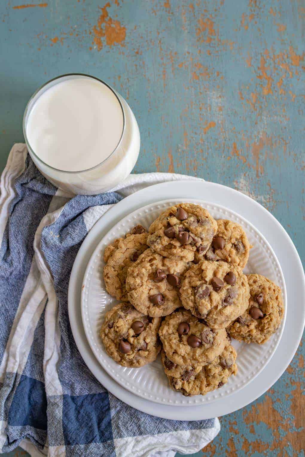 Soft & Chewy Oatmeal Chocolate Chip Cookies