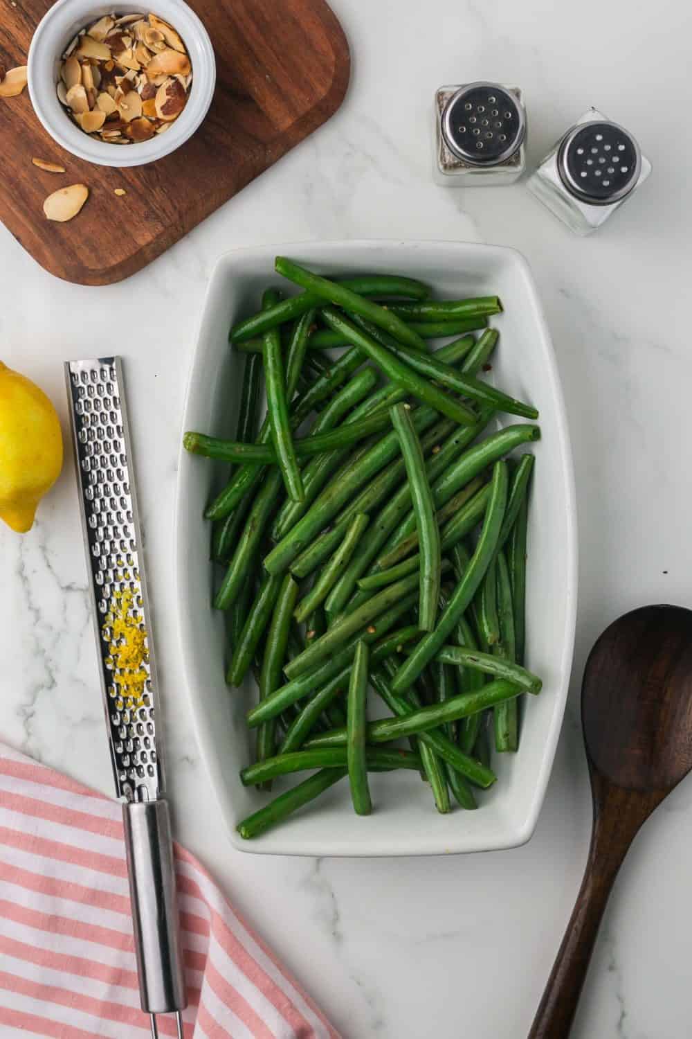 a plate of sautéed green beans