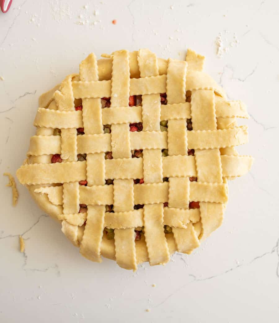 The pie with the completed lattice top.